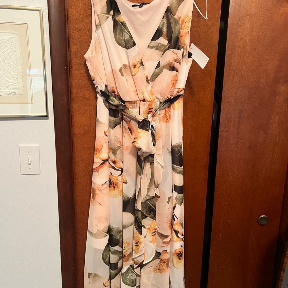Floral Sleeveless Maxi Dress